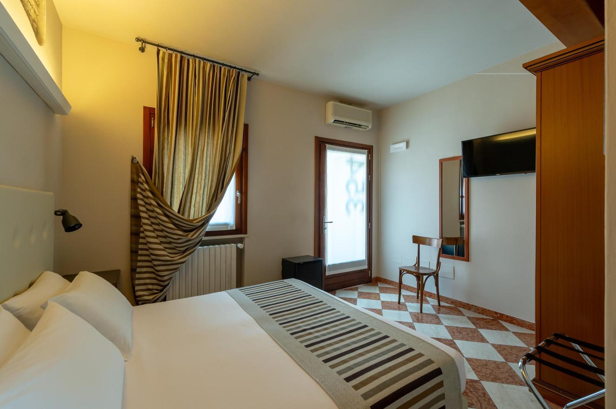 A Casa Dei Gonzaga Hotel Mantova Bagian luar foto
